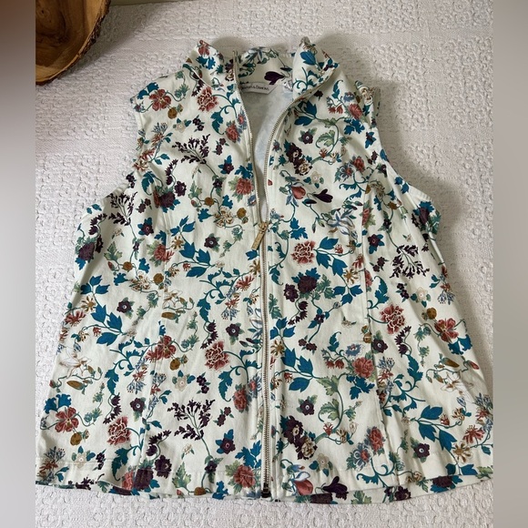 Drapers And Damons, Full Zip Vest, White Floral with Gold Zipper Size XL - Picture 1 of 10